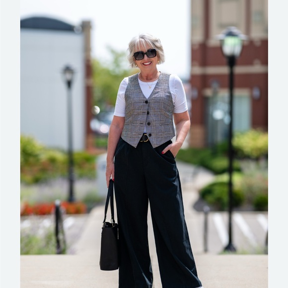 Style Ideas ~ Vests - Picture 5 of 12